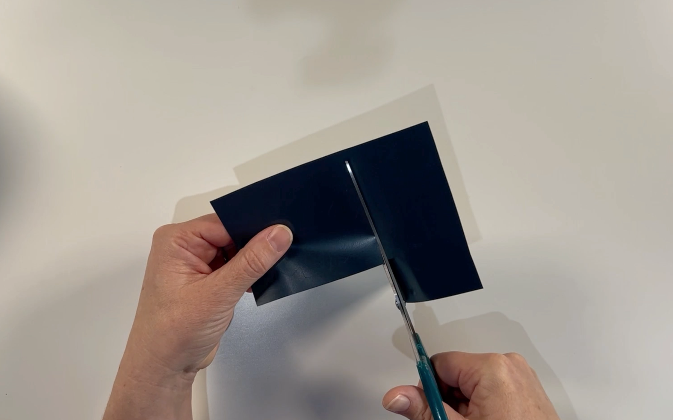 Trimming the heat transfer vinyl